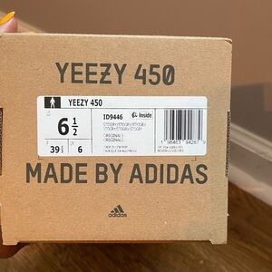 Grey Yeezy 450 stone grey. BRAND NEW, never been worn.